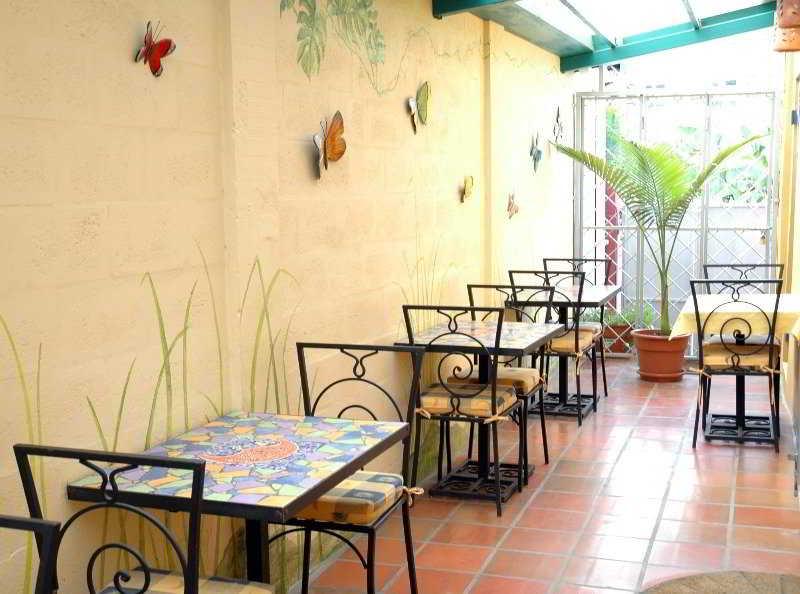 Forty Winks Inn Port of Spain Exterior foto