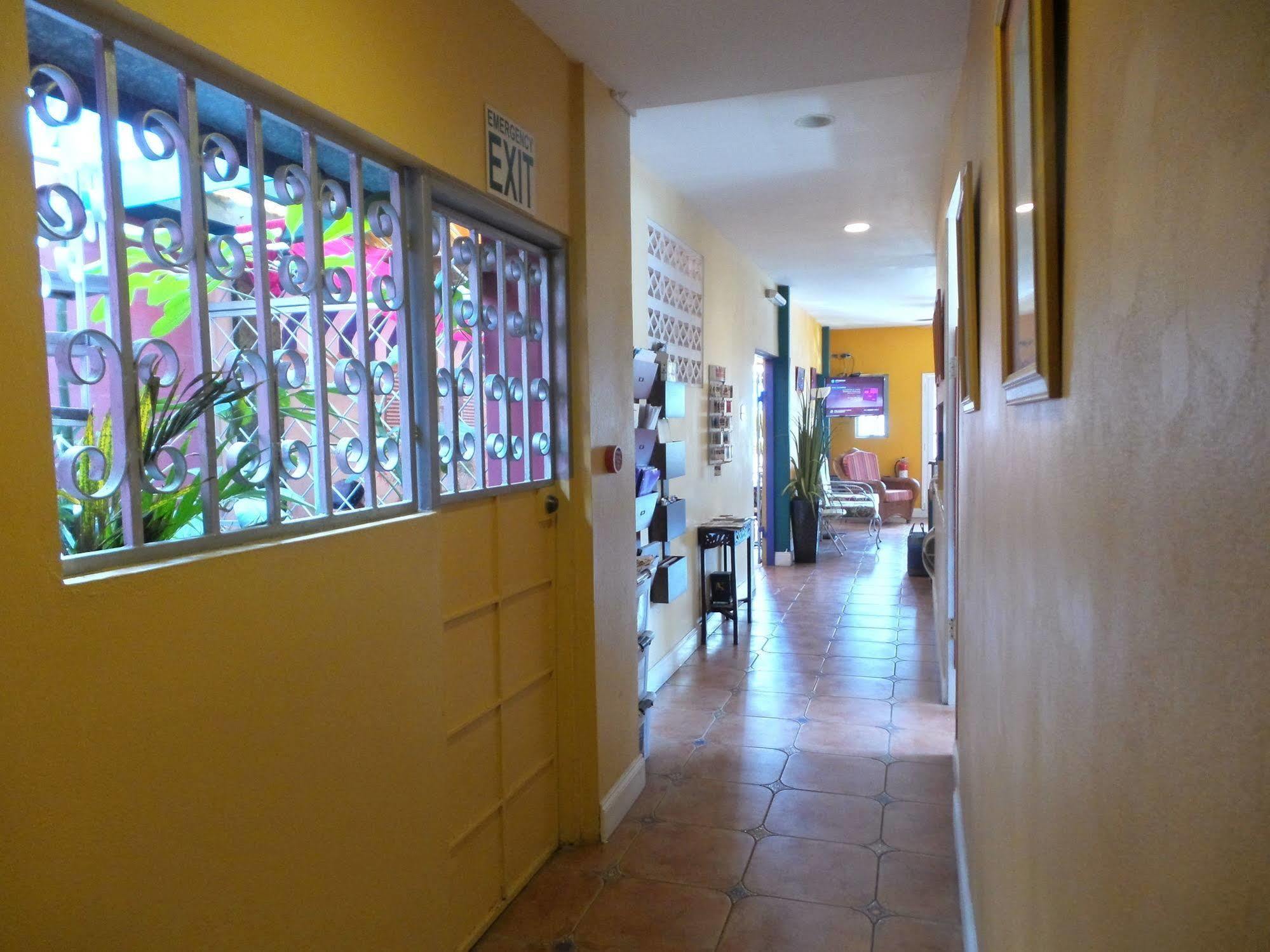 Forty Winks Inn Port of Spain Exterior foto