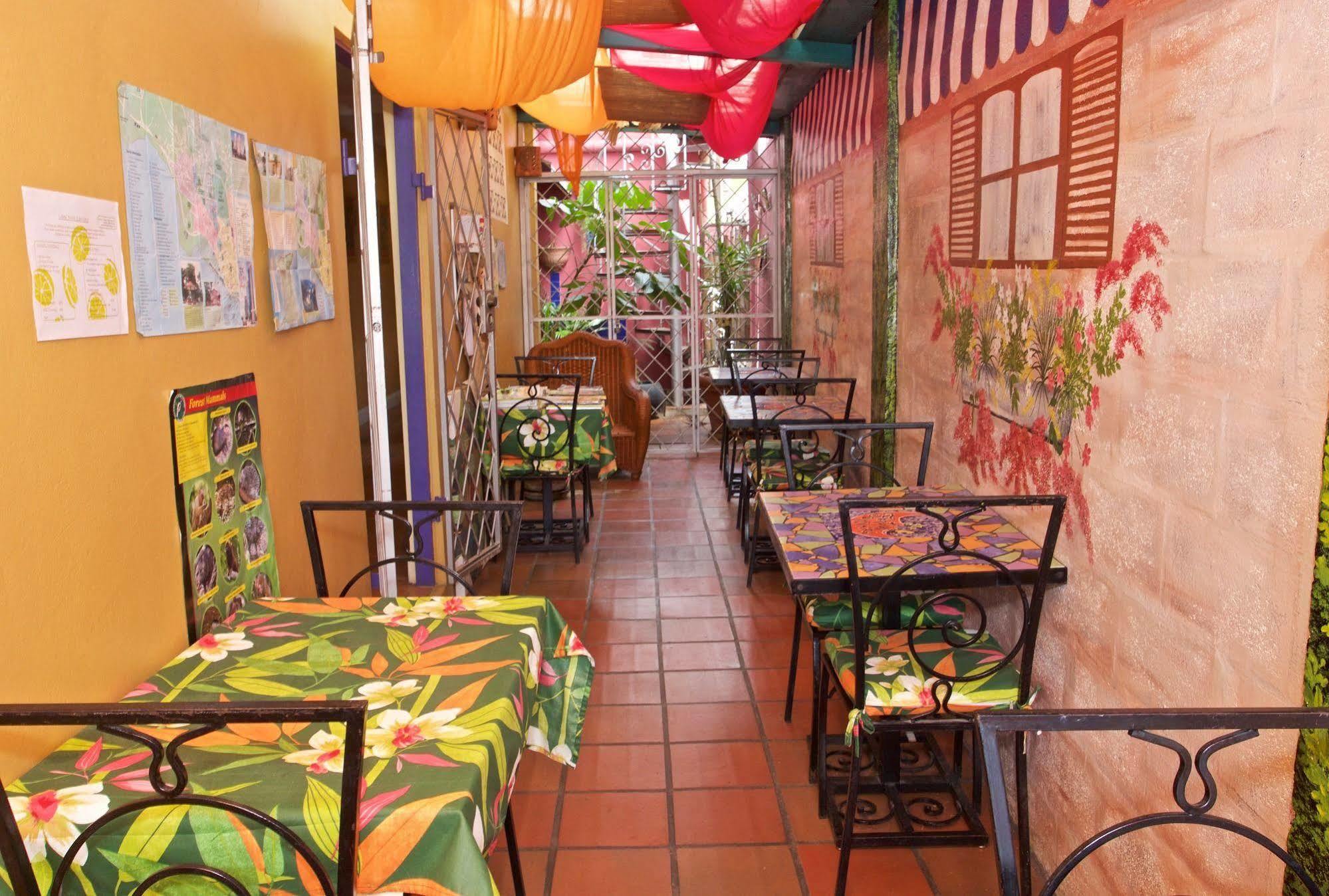 Forty Winks Inn Port of Spain Exterior foto